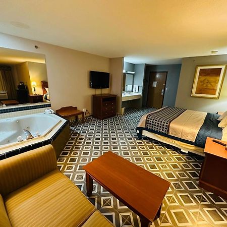 Royal Inn Suites Huntington Екстер'єр фото