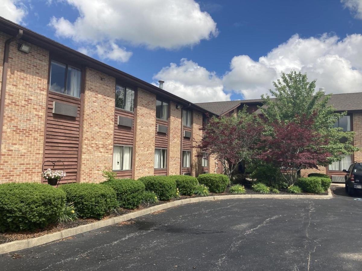 Royal Inn Suites Huntington Екстер'єр фото