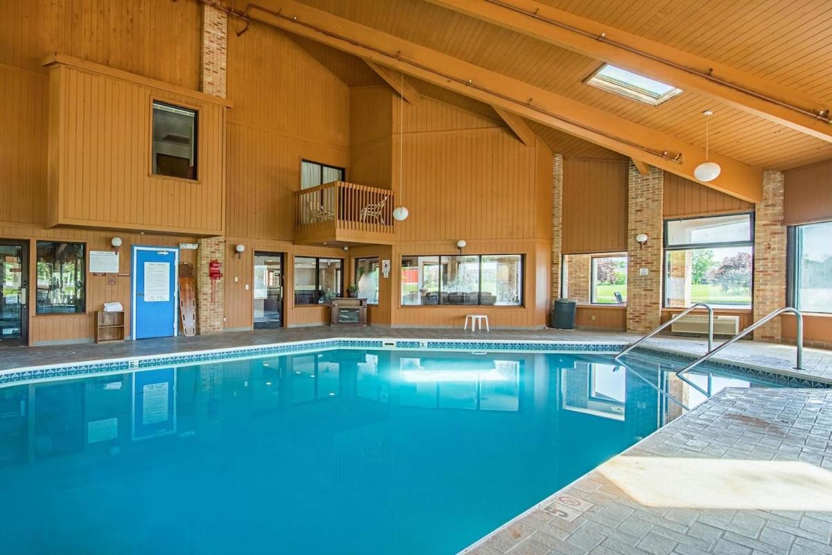 Royal Inn Suites Huntington Екстер'єр фото