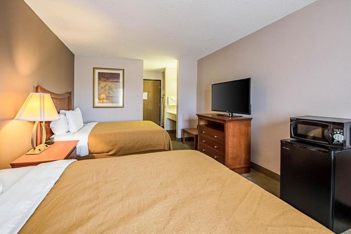 Royal Inn Suites Huntington Екстер'єр фото